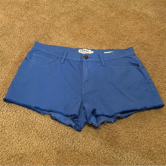 FRAME Le Cutoff Short in Coastal Blue - Picture 3 of 6